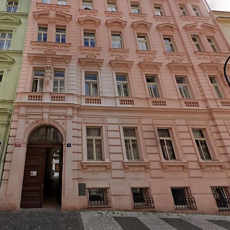 Modern And Spacious Apartments In City Center Praga Exterior foto