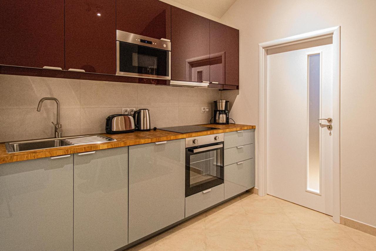 Modern And Spacious Apartments In City Center Praga Exterior foto