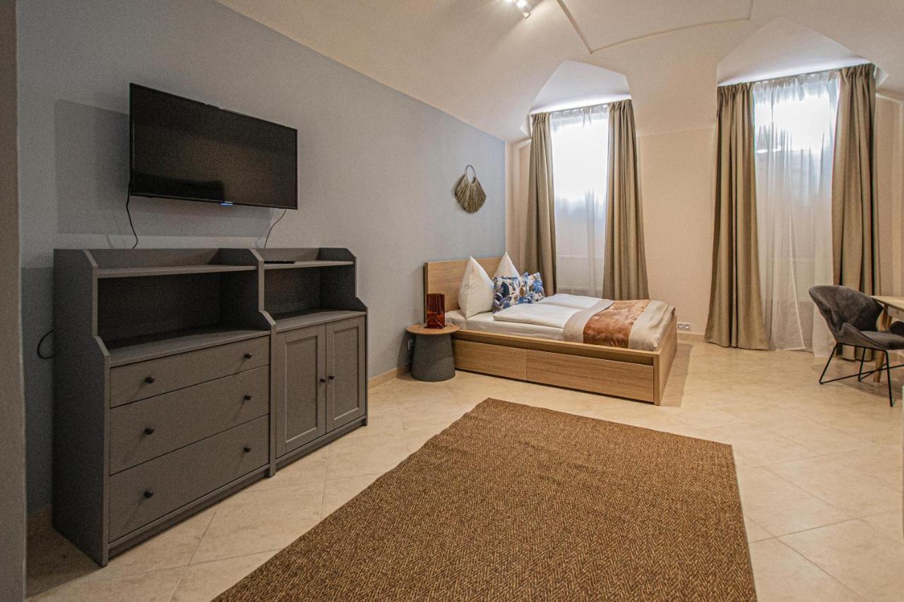 Modern And Spacious Apartments In City Center Praga Exterior foto