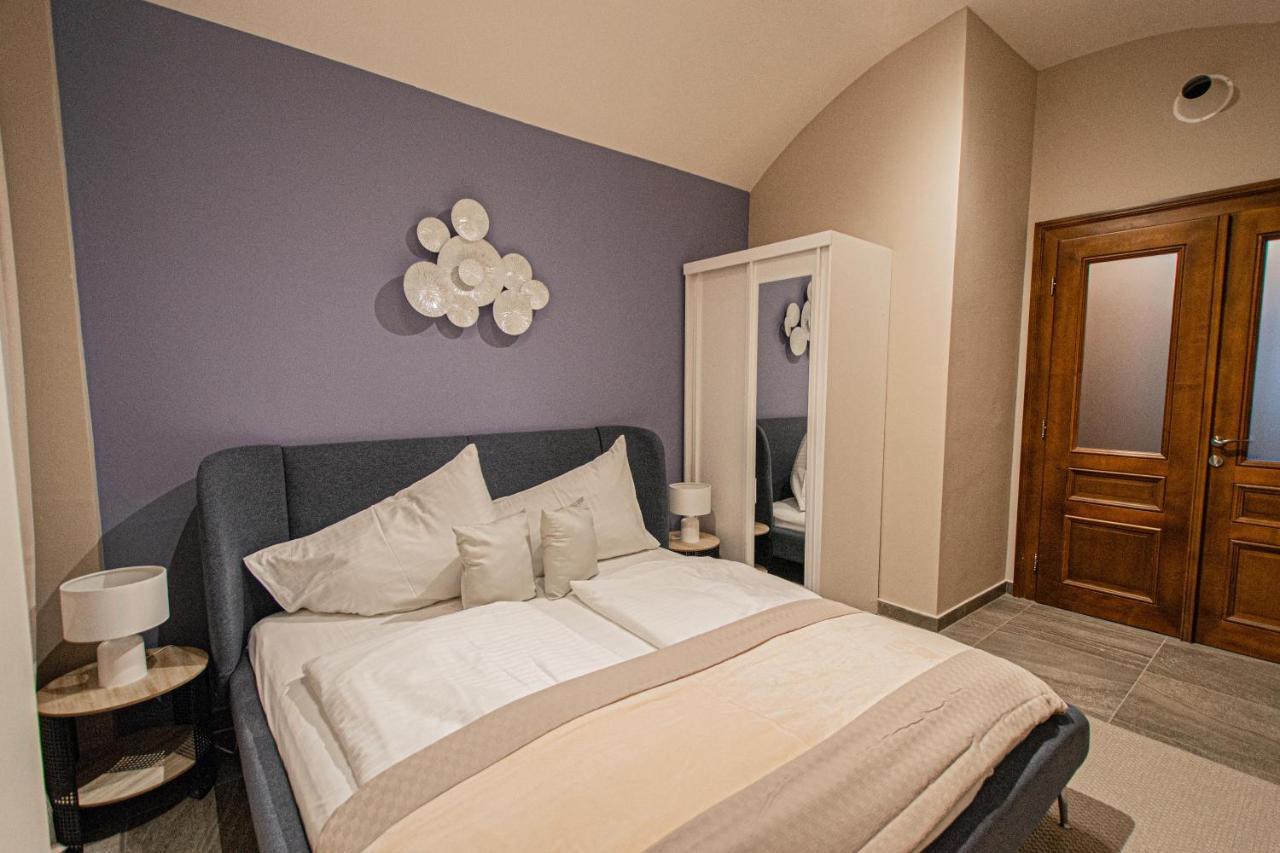 Modern And Spacious Apartments In City Center Praga Exterior foto